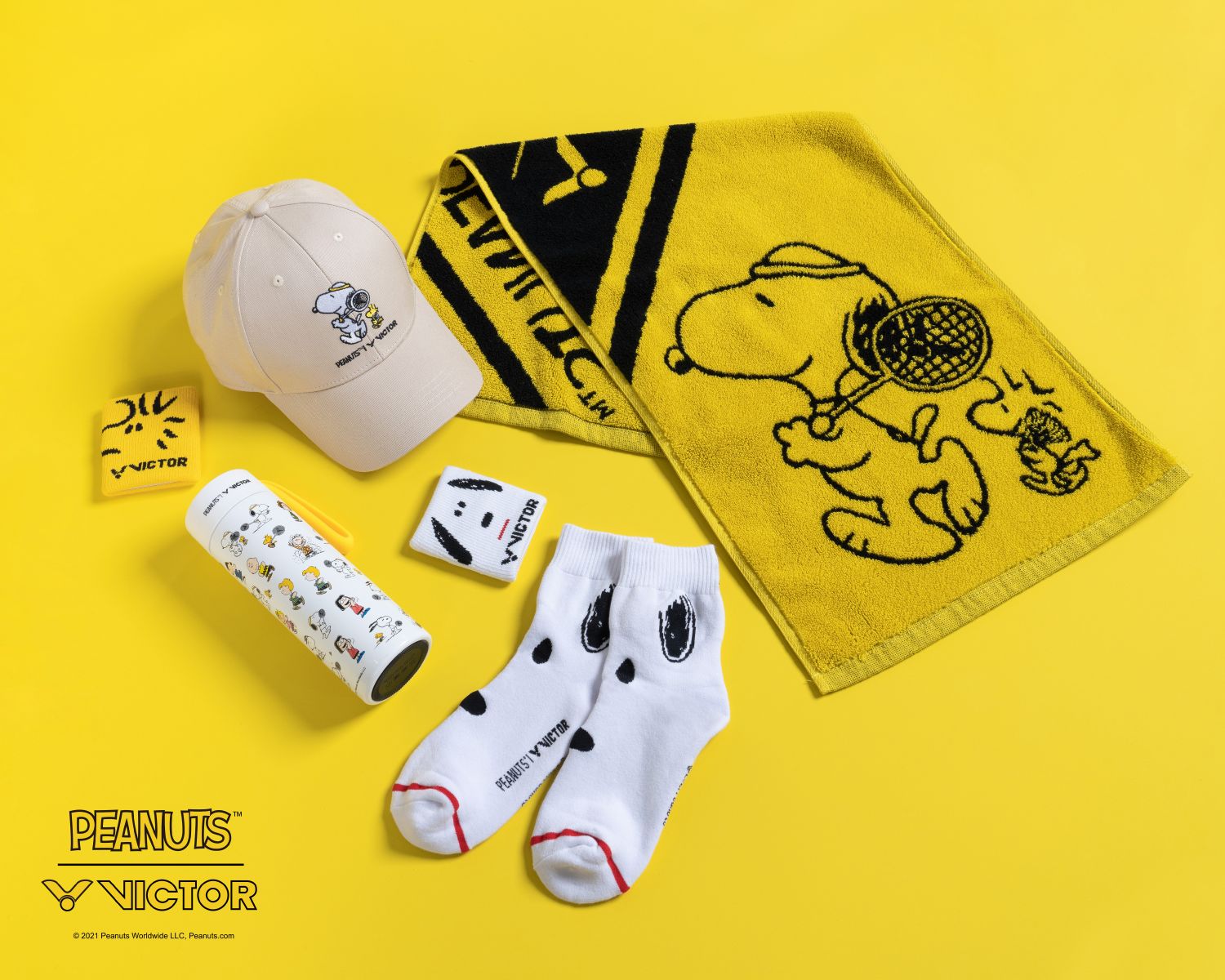 Introducing the Exclusive Limited Edition Snoopy Badminton Set: Victor x Peanuts